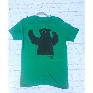 ⭐️Ames Bro’s Green Bear Graphic T Shirt Sz Medium